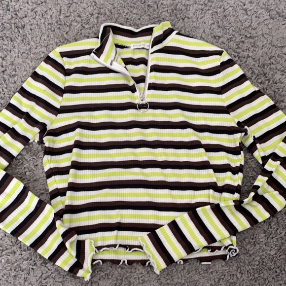 Cotton On Tops - Collard long sleeve crop top 🤎💚